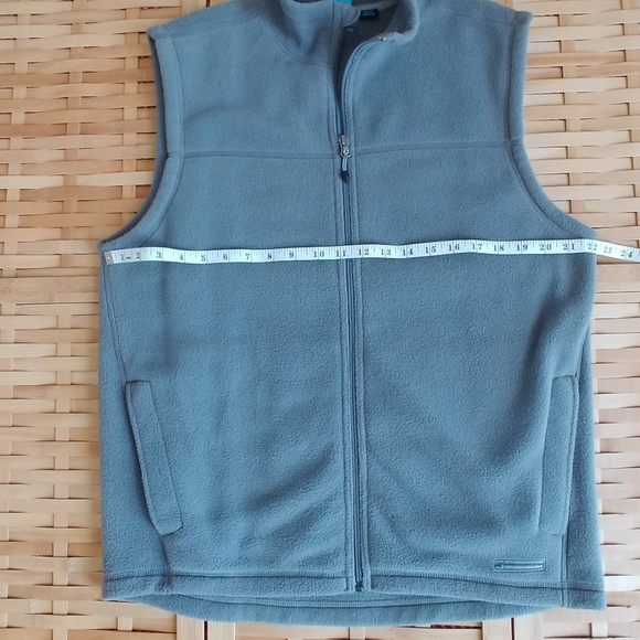 Eastern Mountain Sports fleece vest - Picture 8 of 8